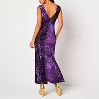 Bold Elements Womens Sleeveless Animal Maxi Dress