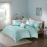 Intelligent Design Khloe Metallic Printed Comforter Set with decorative pillows