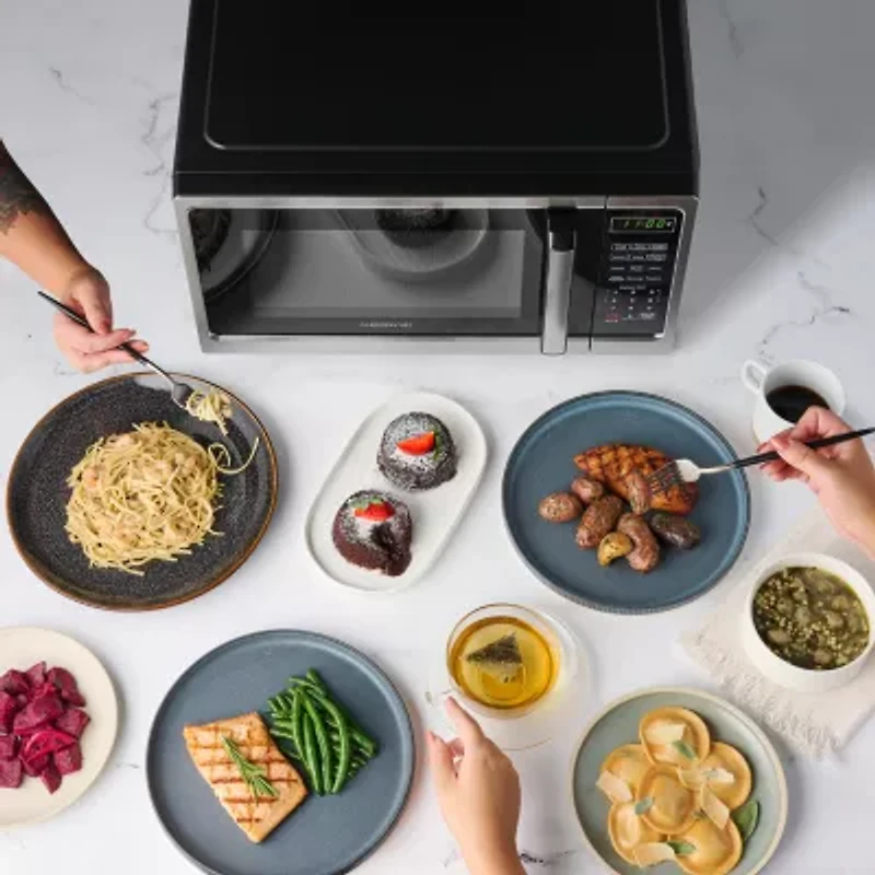 Farberware Classic FM09SS 0.9 Cu. Ft 900-Watt Microwave Oven