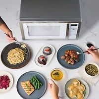 Farberware Classic 1.1 cu ft 1000-Watt Microwave Oven