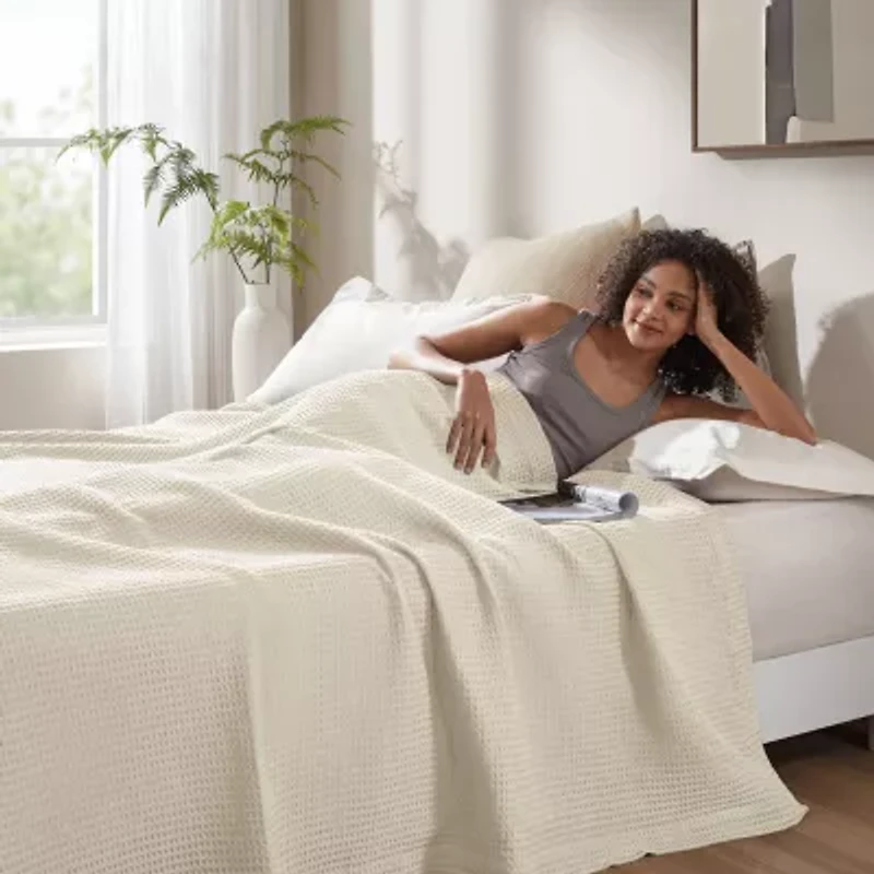 Madison Park Waffle Weave Cotton Lightweight Blanket