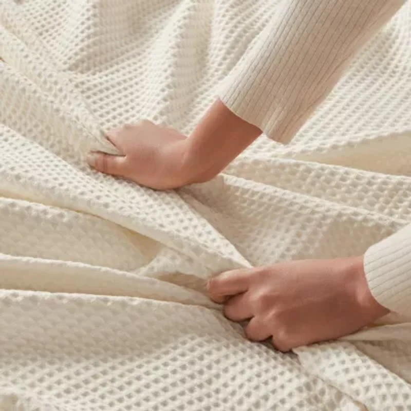Madison Park Waffle Weave Cotton Lightweight Blanket