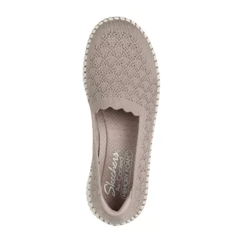 Skechers Wilshire Blvd Womens Closed Toe Slip-On Shoe