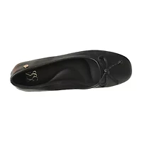 New York & Company Women'S Frankie Ballet Flats Womens Round Closed Toe
