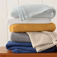 Linery Hypoallergenic Lightweight Blanket