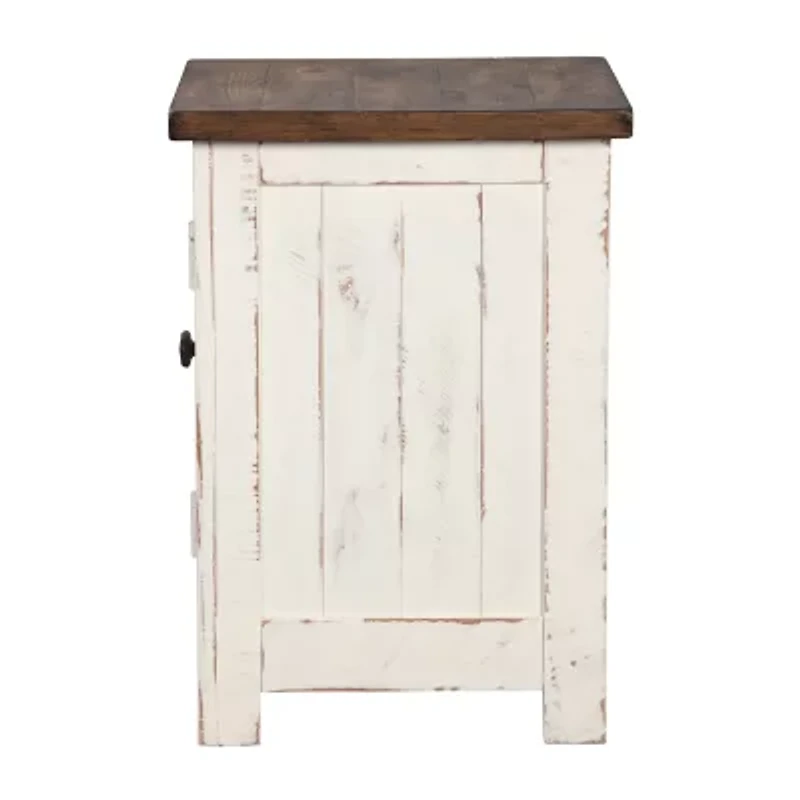 Signature Design by Ashley® Wystfield Chair Side Table