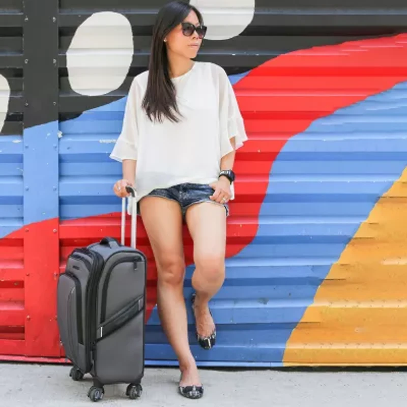 American Tourister Piroutte Deluxe Softside Expandable Carry-On Spinner Luggage