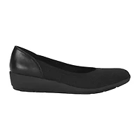 Baretraps Marily Womens Round Closed Toe Slip-On Shoe