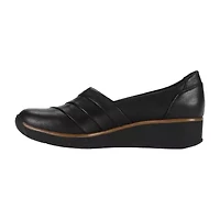 Btrue By Baretraps Gisela Womens Round Closed Toe Slip-On Shoe