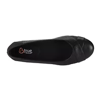 Btrue By Baretraps Kaylee Womens Round Closed Toe Slip-On Shoe