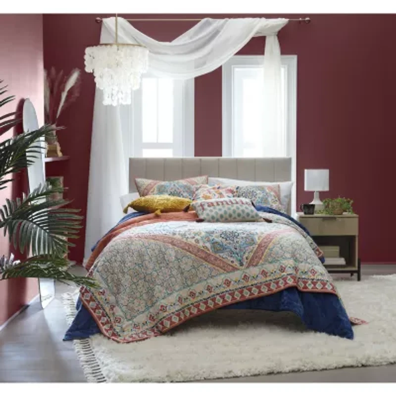 Distant Lands Dominica Quilt Set