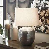 Signature Design by Ashley® Magalie Metal Table Lamp