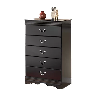 Signature Design by Ashley® Gilmore 5-Drawer Chest