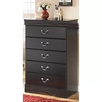 Signature Design by Ashley® Gilmore 5-Drawer Chest