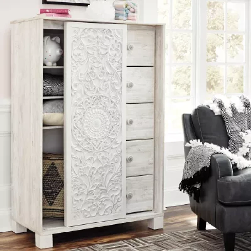 Signature Design by Ashley Paxberry 5 Drawer Dressing Chest