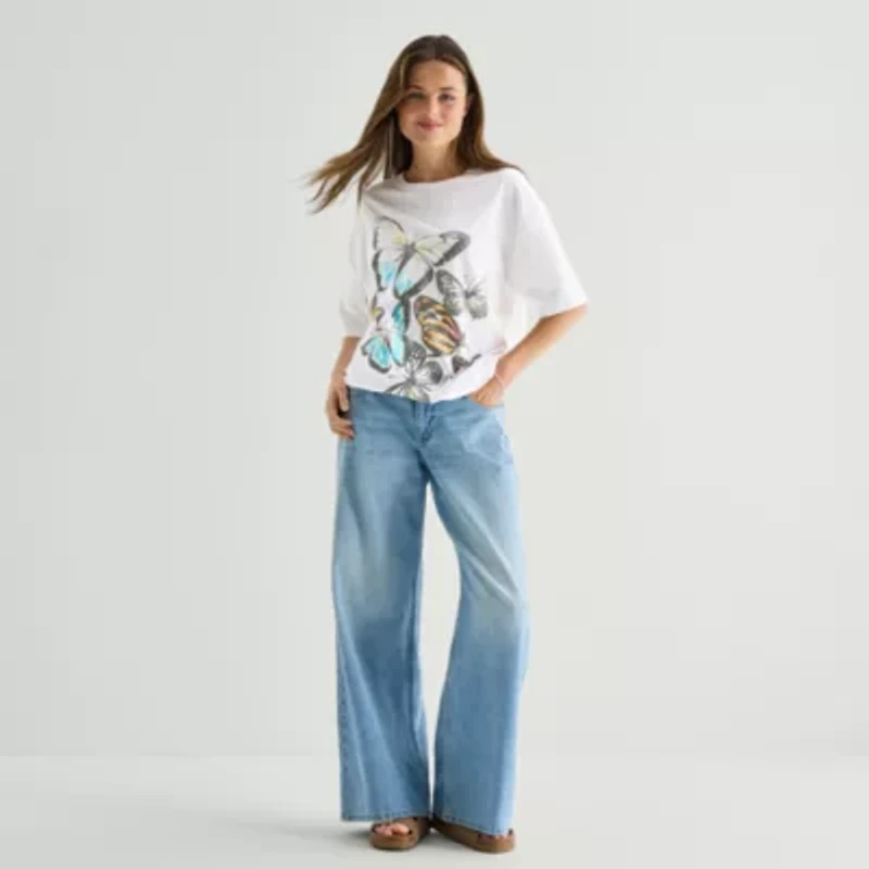 New World Butterfly Tee Womens Juniors Crew Neck Short Sleeve Oversized Graphic T-Shirt