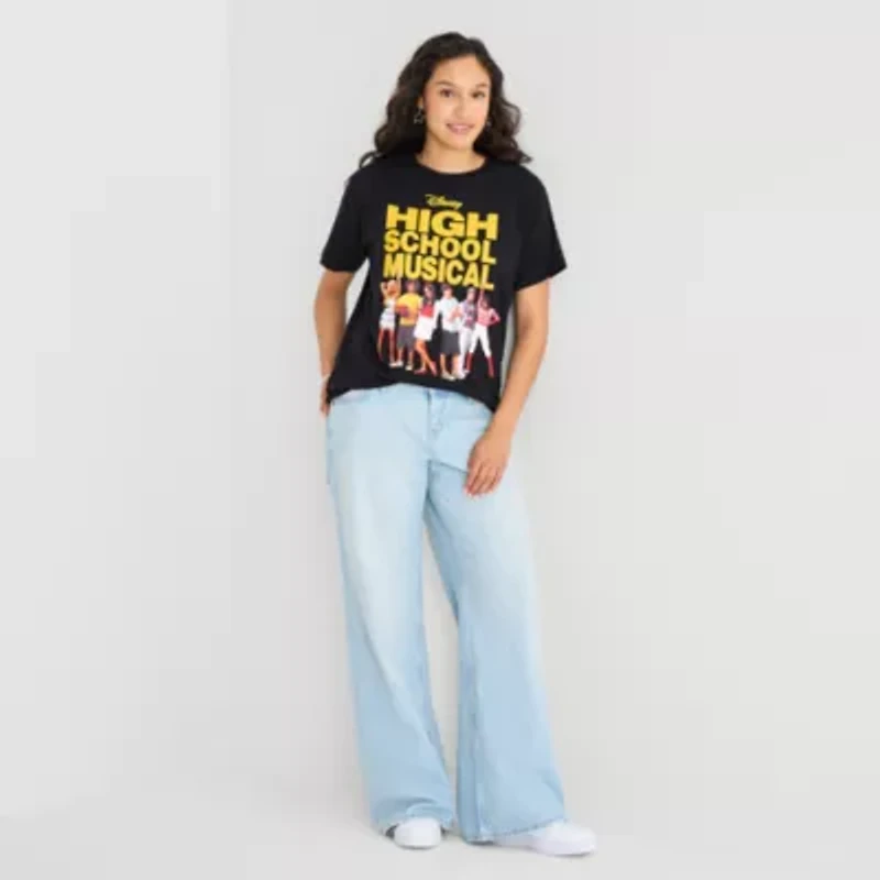 High School Musical Boyfriend Tee Womens Juniors Crew Neck Short Sleeve Loose Fit Hello Kitty Graphic T-Shirt