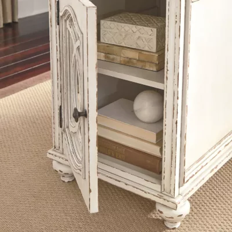 Signature Design by Ashley Realyn Chairside End Table