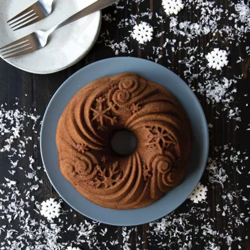 Nordicware Let It Snow 9" Bundt Pan
