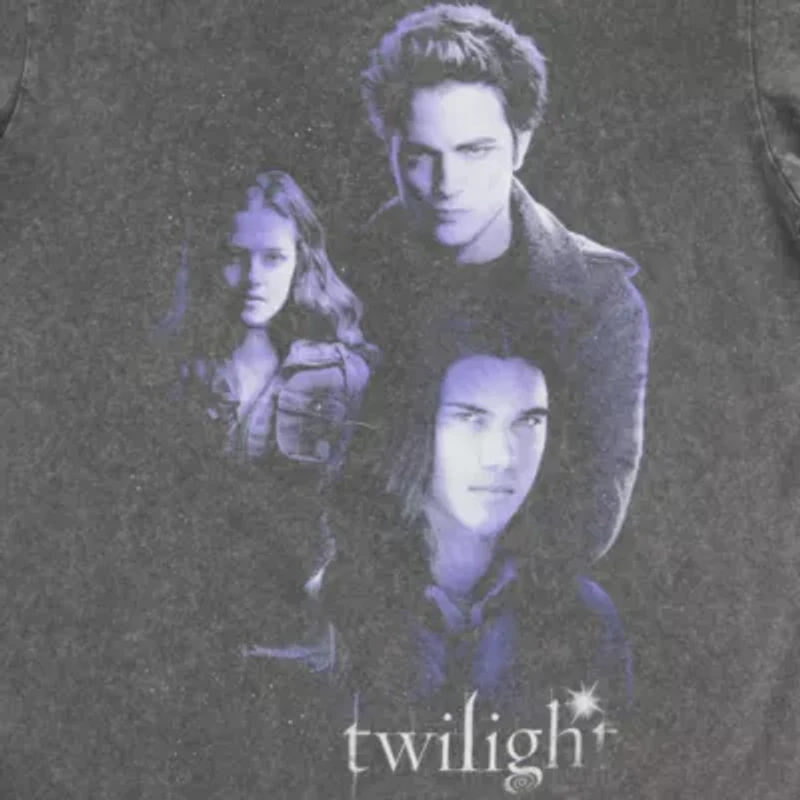 New World Twilight Oversized Womens Crew Neck Short Sleeve Loose Fit Juniors Graphic T-Shirt