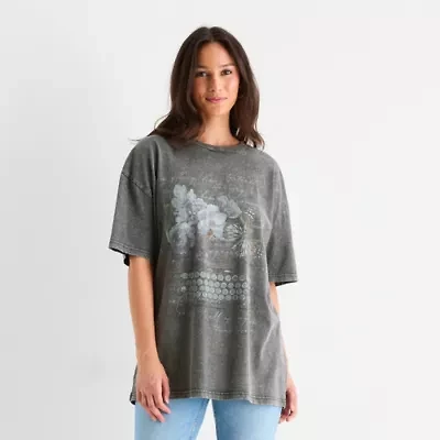 New World Tortured Poet Floral Butterfly Oversized Tee Womens Crew Neck Short Sleeve Loose Fit Juniors Graphic T-Shirt