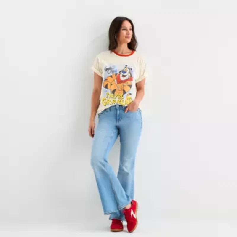 New World Frosted Flakes Boyfriend Tee Womens Crew Neck Short Sleeve Loose Fit Juniors Graphic T-Shirt