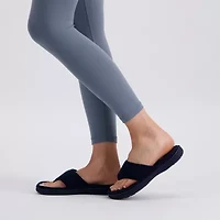 Isotoner Seersucker Thong Womens Round Slip-On Shoe