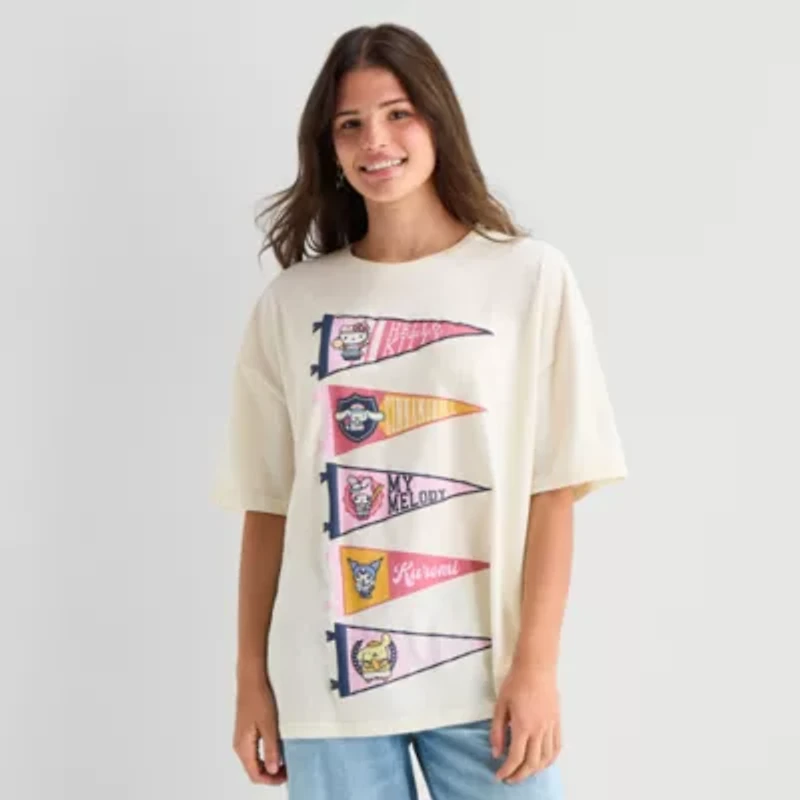 Hello Kitty Pennant Oversize Tee Womens Juniors Crew Neck Short Sleeve Oversized Graphic T-Shirt