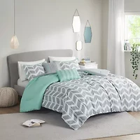 Intelligent Design Laila Comforter Set with decorative pillows