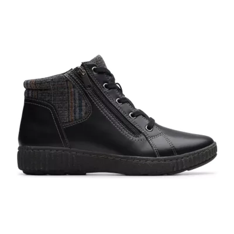 Clarks Womens Caroline Spice Flat Heel Booties