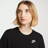 Nike Sportswear Club Essentials Womens Short Sleeve T-Shirt
