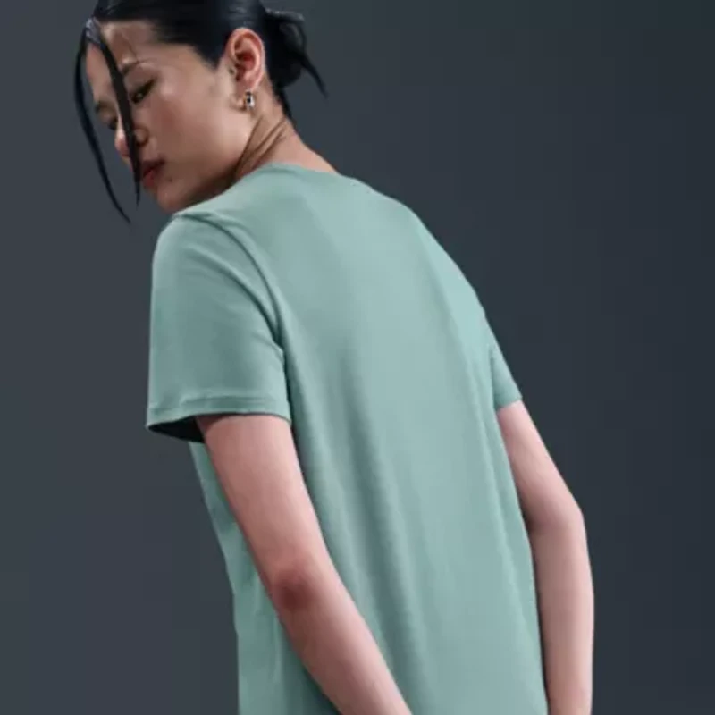 Nike Club Womens Crew Neck Short Sleeve Active T-Shirt