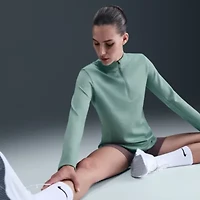 Nike Womens Mock Neck Long Sleeve Active Quarter-Zip Pullover