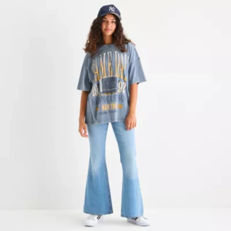 Arizona Womens Crew Neck Short Sleeve Oversized Juniors Graphic T-Shirt