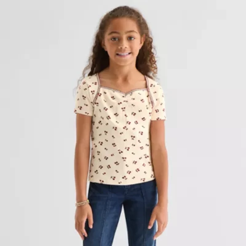 Eyeshadow Big Kid Girls Square Neck Short Sleeve Embroidered T-Shirt