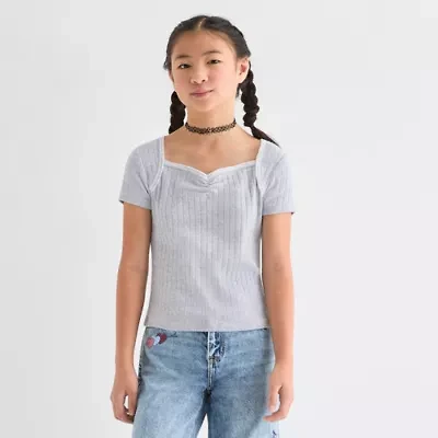 Eyeshadow Big Kid Girls Square Neck Short Sleeve Embroidered T-Shirt