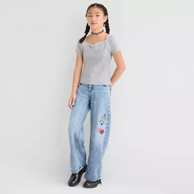 Eyeshadow Big Girls Embroidered Square Neck Short Sleeve T-Shirt