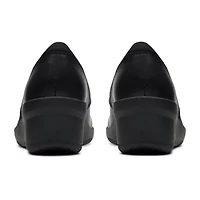 Clarks Suttyn Walk Womens Round Closed Toe Slip-On Shoe