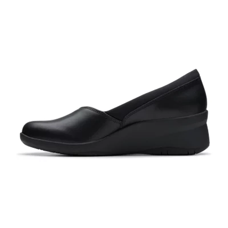 Clarks Suttyn Walk Womens Round Closed Toe Slip-On Shoe
