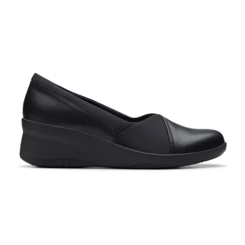 Clarks Suttyn Walk Womens Round Closed Toe Slip-On Shoe