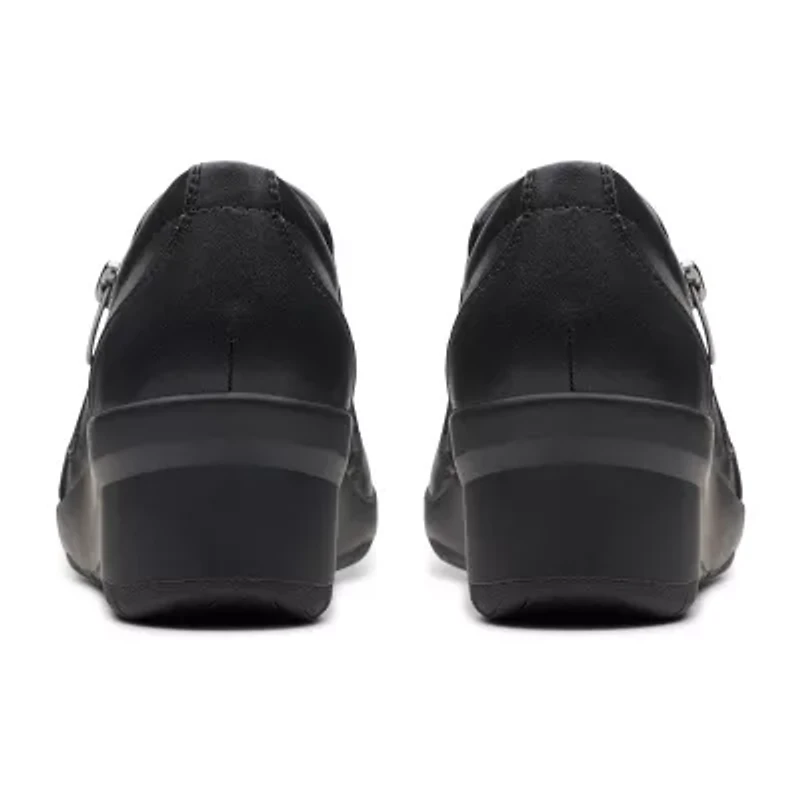 Clarks Suttyn Zip Womens Round Closed Toe Slip-On Shoe