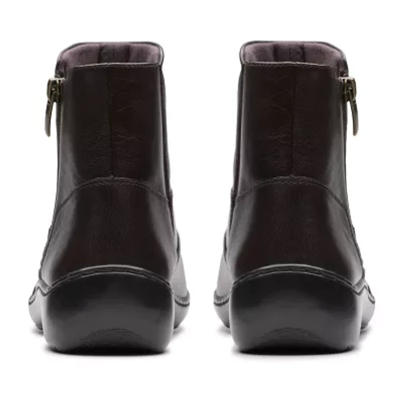 Clarks Womens Cora Pace Flat Heel Booties