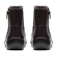 Clarks Womens Cora Pace Flat Heel Booties