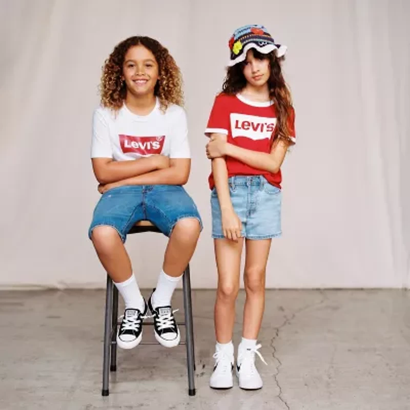 Levi's® Batwing Big Kid Boys Crew Neck Short Sleeve Regular Fit Graphic T-Shirt