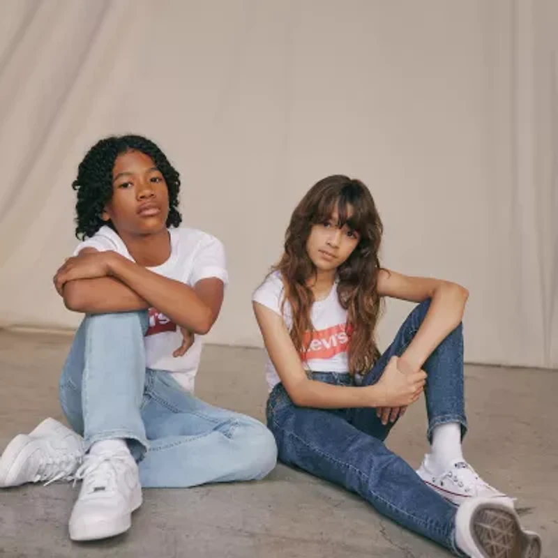 Levi's® Batwing Big Kid Boys Crew Neck Short Sleeve Regular Fit Graphic T-Shirt