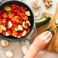 Commercial Chef 6.6 Quart Cast Iron Dutch Oven