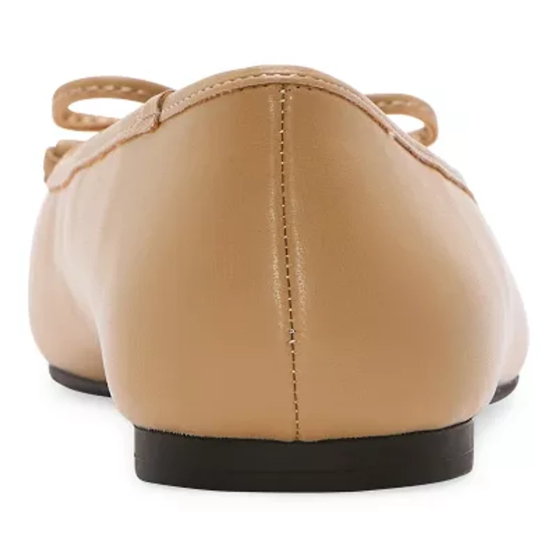 Liz Claiborne Flora Womens Cap Closed Toe Ballet Flats