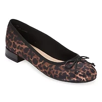 Liz Claiborne Womens Cecil Round Closed Toe Ballet Flats