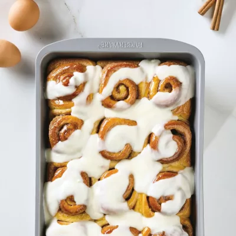 Farberware 9X13" Non-Stick Cake Pan with Lid