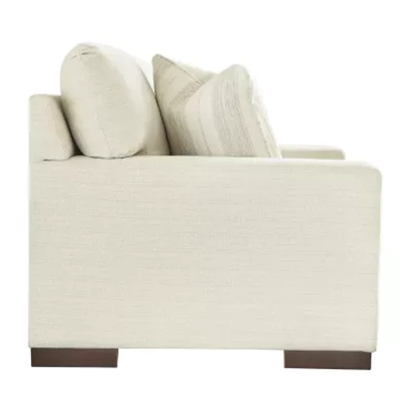 Signature Design by Ashley® Maggie Loveseat